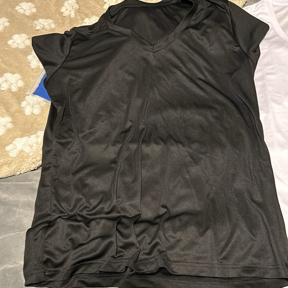 CE' CERDR 5/7 moisture wicking workout tees - Picture 2 of 6